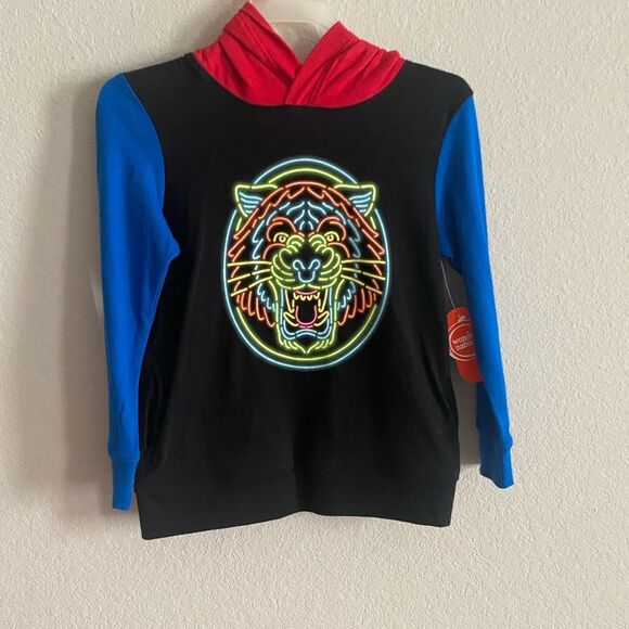 NWT Boy’s Color block Tiger Long Sleeve Pullover W/ hood XS (4/5) - Picture 3 of 4